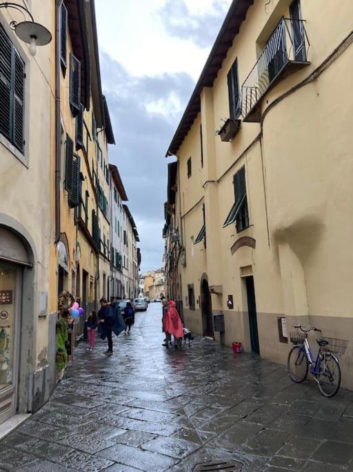 Апартаменты Dimora Leonardo. Centro Storico. Лукка Экстерьер фото